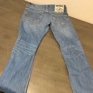 4 pair of true religion jeans size 32 $200 or best offer take cash or cashapp